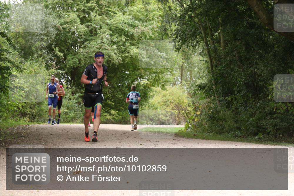 30.08.2026 - Elbe Triathlon Hamburg Antke Förster http://msf.ph/oto/10102859 30.08.2026 11:35:05 Laufen 1388 meine-sportfotos.de