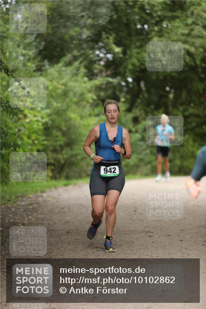 30.08.2026 - Elbe Triathlon Hamburg Antke Förster http://msf.ph/oto/10102862 30.08.2026 11:30:55 Laufen 942 meine-sportfotos.de