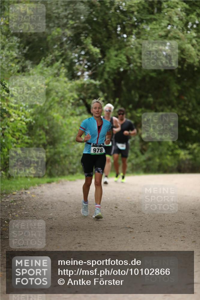 30.08.2026 - Elbe Triathlon Hamburg Antke Förster http://msf.ph/oto/10102866 30.08.2026 11:31:03 Laufen 978 meine-sportfotos.de