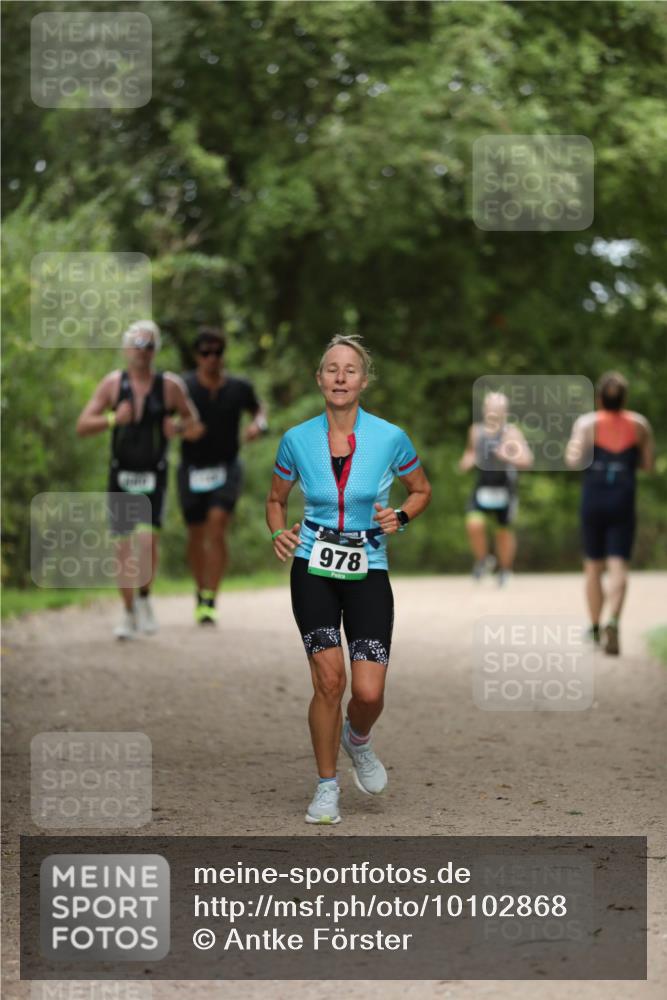 30.08.2026 - Elbe Triathlon Hamburg Antke Förster http://msf.ph/oto/10102868 30.08.2026 11:31:05 Laufen 978 meine-sportfotos.de