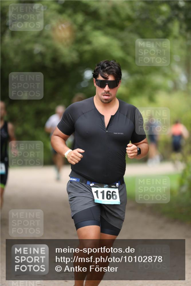 30.08.2026 - Elbe Triathlon Hamburg Antke Förster http://msf.ph/oto/10102878 30.08.2026 11:31:12 Laufen 1166 meine-sportfotos.de