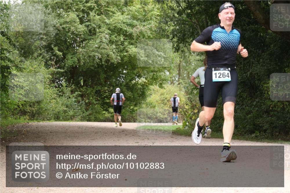 30.08.2026 - Elbe Triathlon Hamburg Antke Förster http://msf.ph/oto/10102883 30.08.2026 11:35:23 Laufen 1264 meine-sportfotos.de