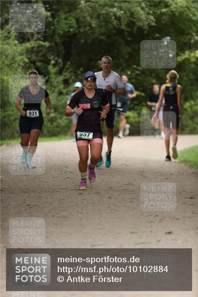 30.08.2026 - Elbe Triathlon Hamburg Antke Förster http://msf.ph/oto/10102884 30.08.2026 11:31:15 Laufen 931, 937 meine-sportfotos.de