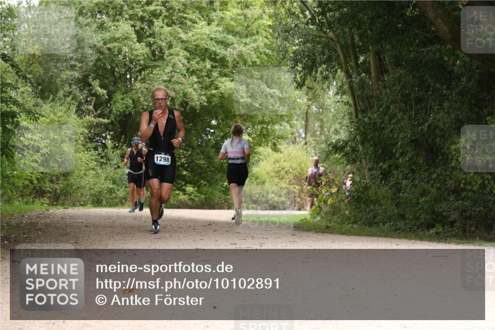 30.08.2026 - Elbe Triathlon Hamburg Antke Förster http://msf.ph/oto/10102891 30.08.2026 11:35:37 Laufen 1298 meine-sportfotos.de
