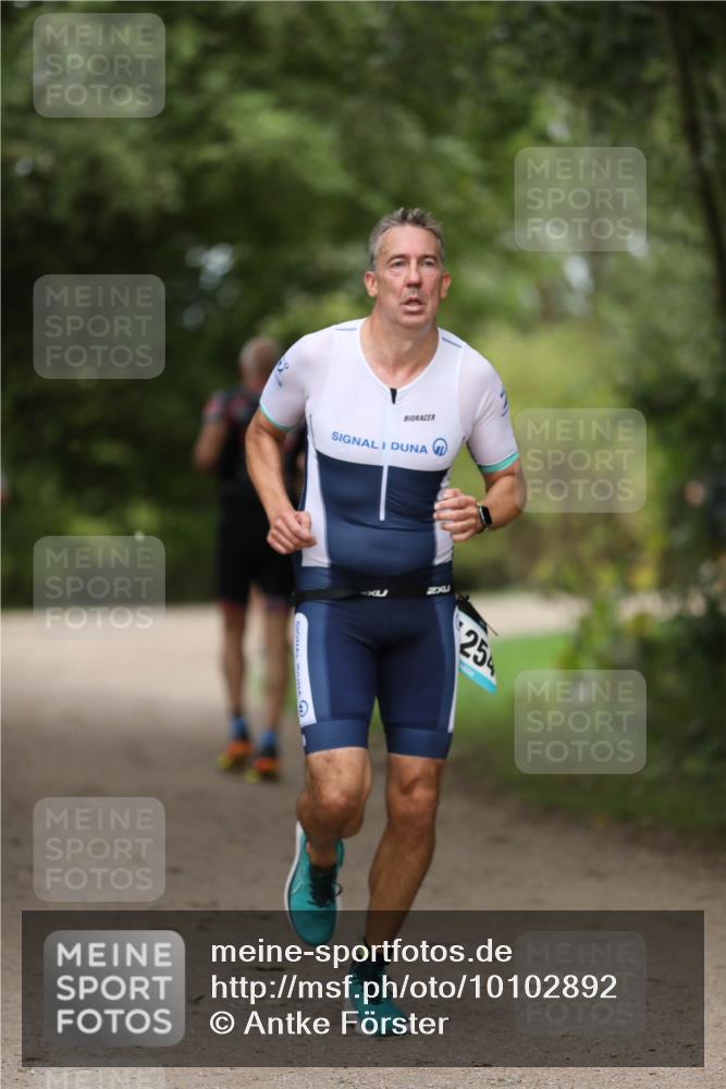 30.08.2026 - Elbe Triathlon Hamburg Antke Förster http://msf.ph/oto/10102892 30.08.2026 11:31:19 Laufen 254 meine-sportfotos.de