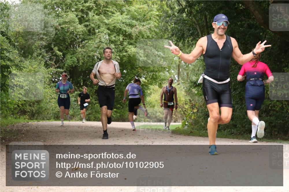 30.08.2026 - Elbe Triathlon Hamburg Antke Förster http://msf.ph/oto/10102905 30.08.2026 11:35:43 Laufen 915 meine-sportfotos.de