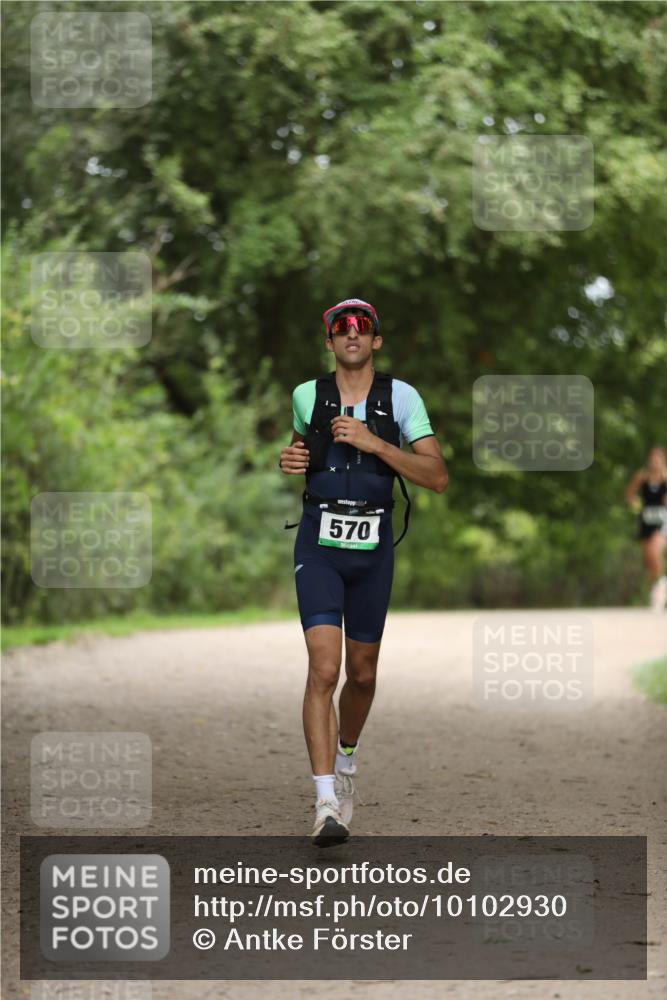 30.08.2026 - Elbe Triathlon Hamburg Antke Förster http://msf.ph/oto/10102930 30.08.2026 11:31:39 Laufen 570 meine-sportfotos.de
