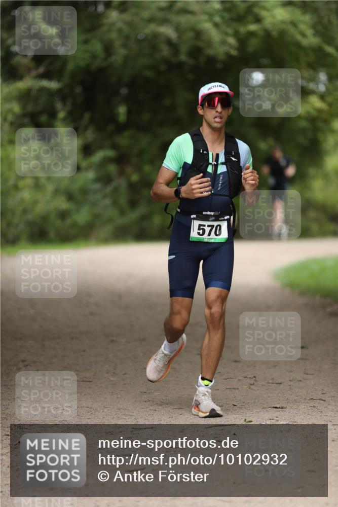 30.08.2026 - Elbe Triathlon Hamburg Antke Förster http://msf.ph/oto/10102932 30.08.2026 11:31:41 Laufen 570 meine-sportfotos.de