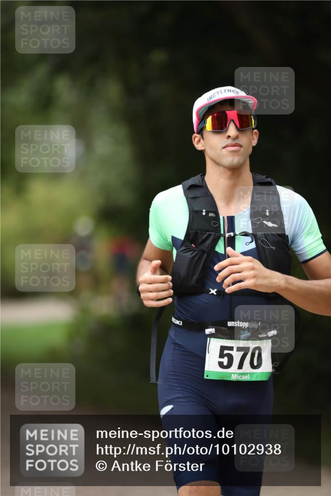 30.08.2026 - Elbe Triathlon Hamburg Antke Förster http://msf.ph/oto/10102938 30.08.2026 11:31:43 Laufen 250, 570 meine-sportfotos.de