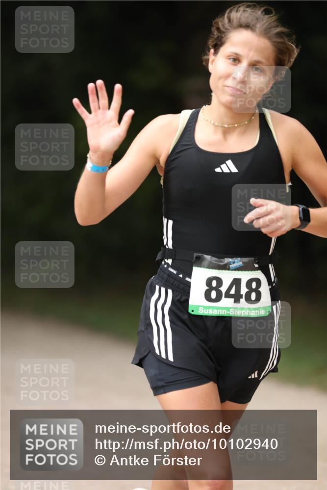 30.08.2026 - Elbe Triathlon Hamburg Antke Förster http://msf.ph/oto/10102940 30.08.2026 11:31:54 Laufen 848 meine-sportfotos.de