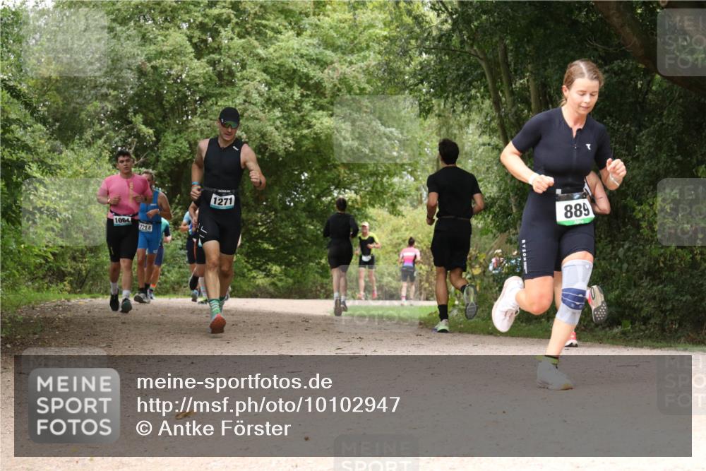 30.08.2026 - Elbe Triathlon Hamburg Antke Förster http://msf.ph/oto/10102947 30.08.2026 11:36:07 Laufen 1064, 7214, 1271, 889 meine-sportfotos.de