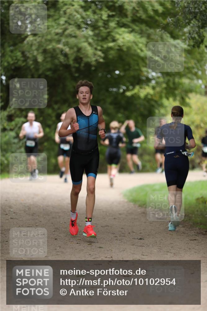 30.08.2026 - Elbe Triathlon Hamburg Antke Förster http://msf.ph/oto/10102954 30.08.2026 11:32:15 Laufen  meine-sportfotos.de