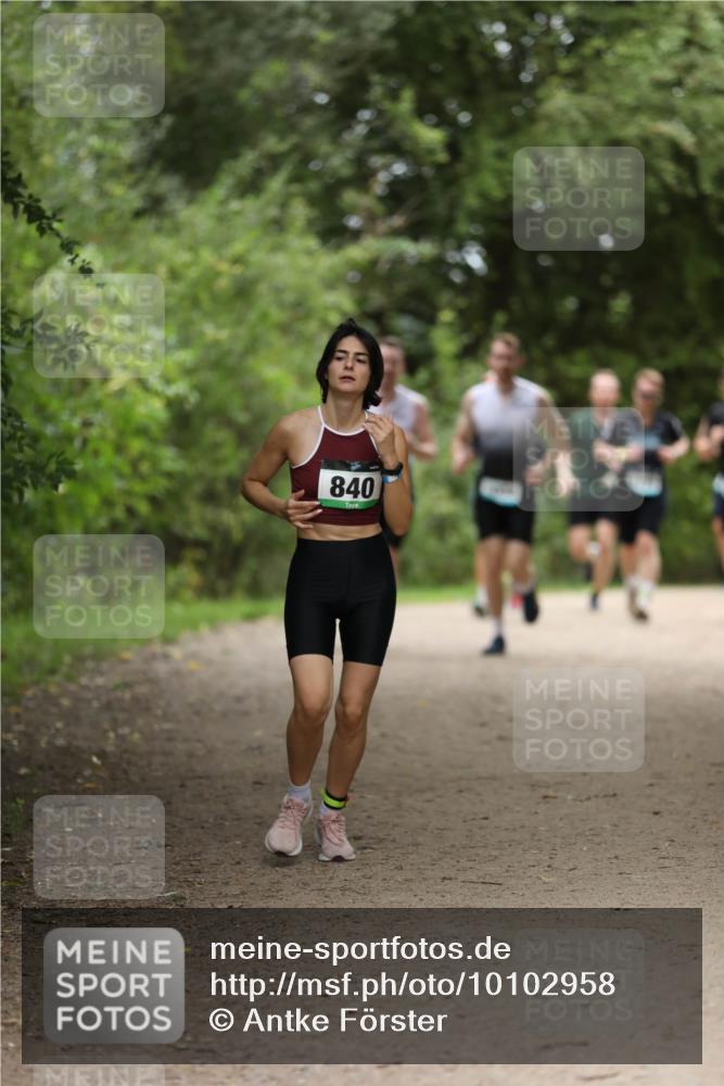 30.08.2026 - Elbe Triathlon Hamburg Antke Förster http://msf.ph/oto/10102958 30.08.2026 11:32:18 Laufen 840 meine-sportfotos.de