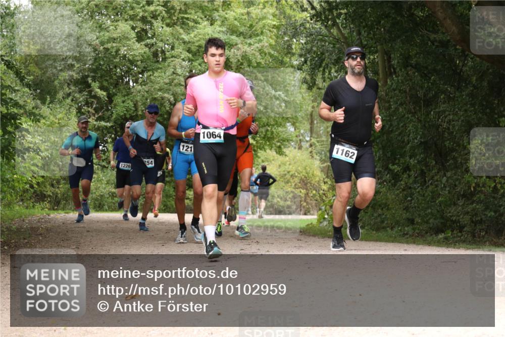 30.08.2026 - Elbe Triathlon Hamburg Antke Förster http://msf.ph/oto/10102959 30.08.2026 11:36:12 Laufen 1226, 54, 121, 1064, 1162 meine-sportfotos.de