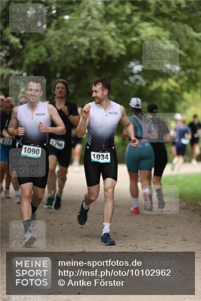 30.08.2026 - Elbe Triathlon Hamburg Antke Förster http://msf.ph/oto/10102962 30.08.2026 11:32:22 Laufen 1974, 1090, 1266, 1034 meine-sportfotos.de