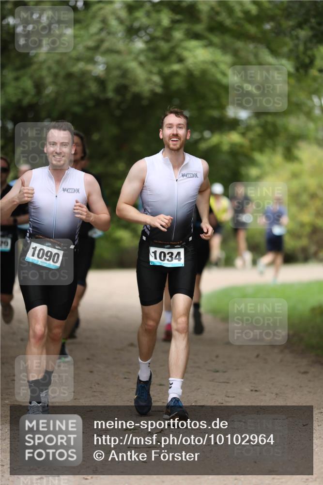 30.08.2026 - Elbe Triathlon Hamburg Antke Förster http://msf.ph/oto/10102964 30.08.2026 11:32:23 Laufen 1090, 1034 meine-sportfotos.de