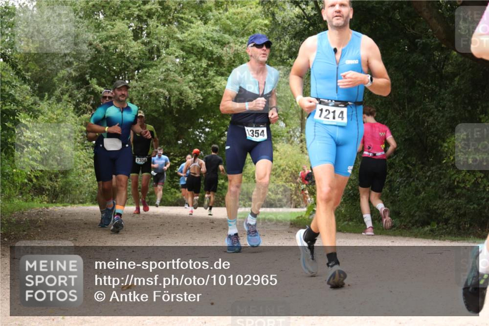 30.08.2026 - Elbe Triathlon Hamburg Antke Förster http://msf.ph/oto/10102965 30.08.2026 11:36:15 Laufen 1300, 1354, 1214 meine-sportfotos.de