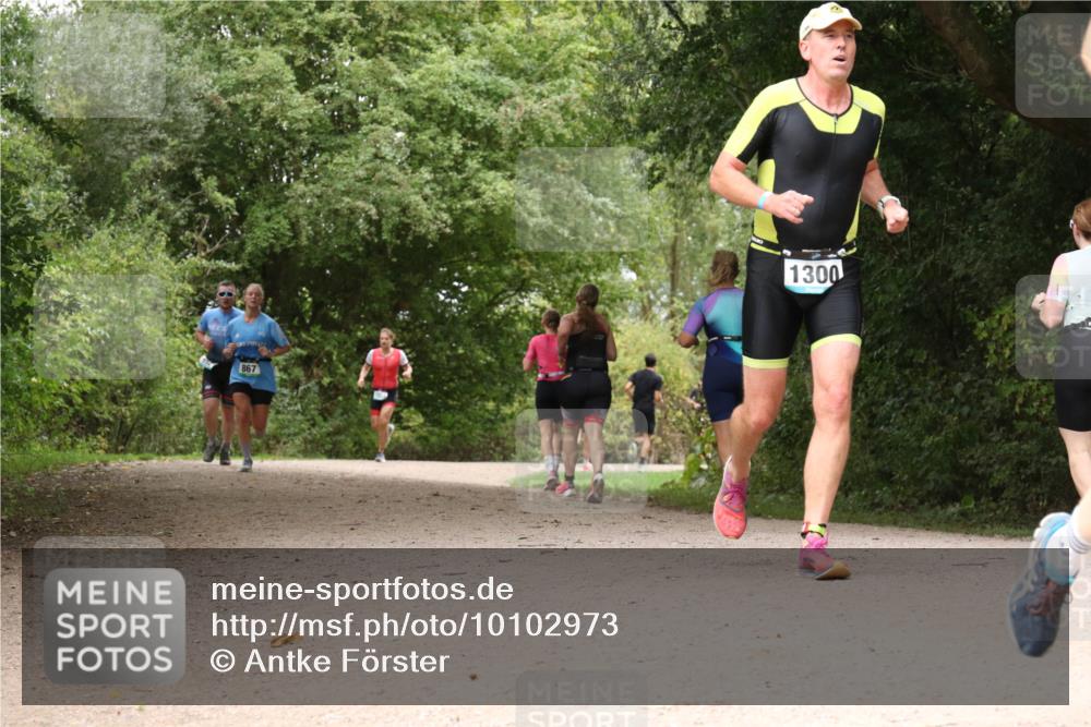 30.08.2026 - Elbe Triathlon Hamburg Antke Förster http://msf.ph/oto/10102973 30.08.2026 11:36:19 Laufen 867, 1300 meine-sportfotos.de