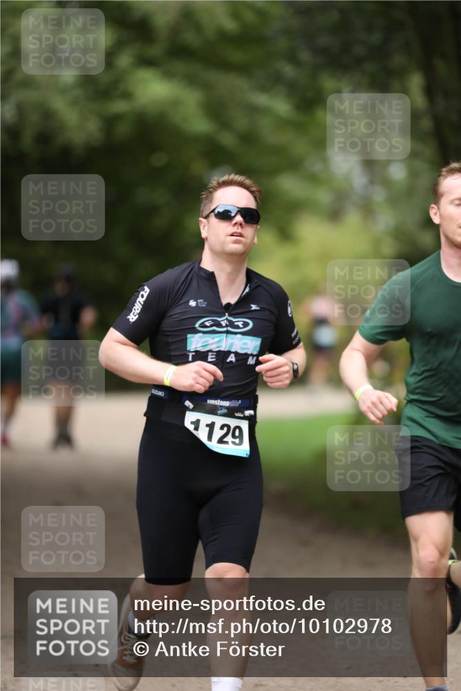 30.08.2026 - Elbe Triathlon Hamburg Antke Förster http://msf.ph/oto/10102978 30.08.2026 11:32:27 Laufen 1129 meine-sportfotos.de
