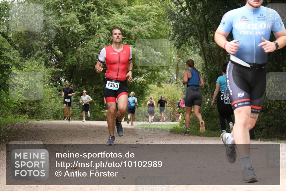 30.08.2026 - Elbe Triathlon Hamburg Antke Förster http://msf.ph/oto/10102989 30.08.2026 11:36:28 Laufen 205, 1253 meine-sportfotos.de