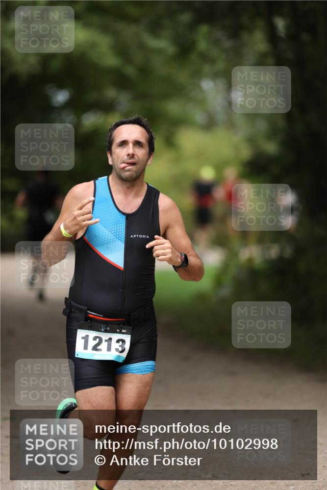 30.08.2026 - Elbe Triathlon Hamburg Antke Förster http://msf.ph/oto/10102998 30.08.2026 11:32:53 Laufen 1213 meine-sportfotos.de