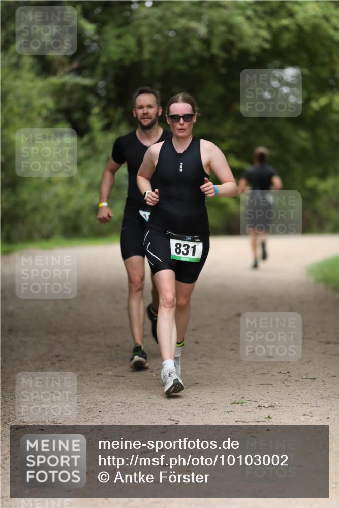30.08.2026 - Elbe Triathlon Hamburg Antke Förster http://msf.ph/oto/10103002 30.08.2026 11:32:55 Laufen 831, 2 meine-sportfotos.de