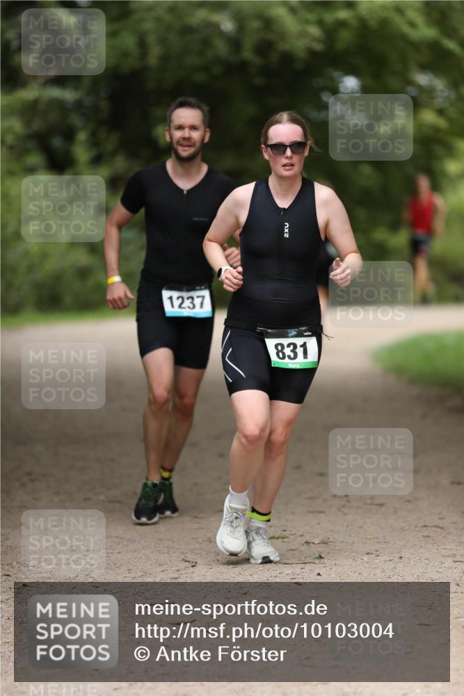 30.08.2026 - Elbe Triathlon Hamburg Antke Förster http://msf.ph/oto/10103004 30.08.2026 11:32:55 Laufen 1237, 831, 2 meine-sportfotos.de