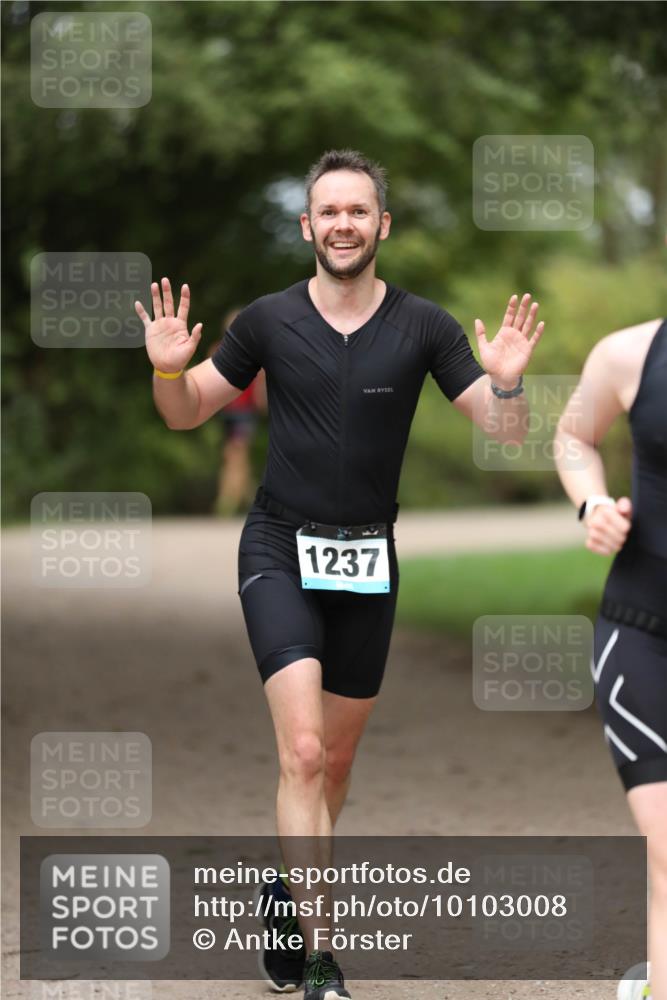 30.08.2026 - Elbe Triathlon Hamburg Antke Förster http://msf.ph/oto/10103008 30.08.2026 11:32:57 Laufen 1237 meine-sportfotos.de