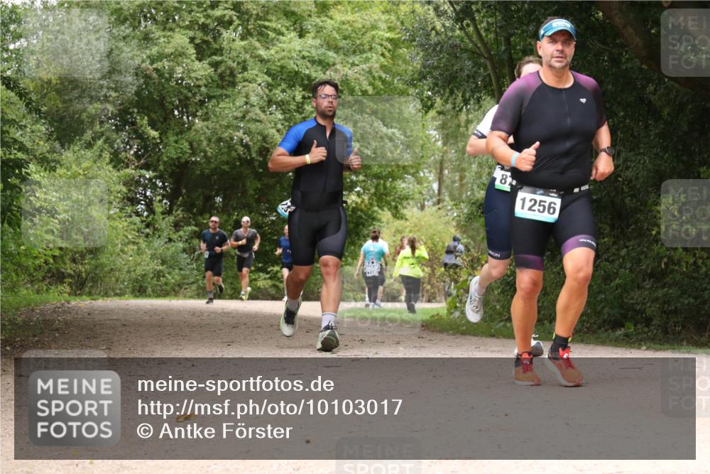 30.08.2026 - Elbe Triathlon Hamburg Antke Förster http://msf.ph/oto/10103017 30.08.2026 11:36:43 Laufen 8, 1256 meine-sportfotos.de