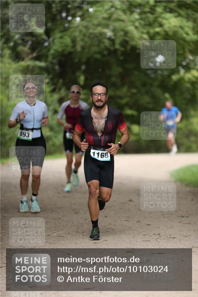 30.08.2026 - Elbe Triathlon Hamburg Antke Förster http://msf.ph/oto/10103024 30.08.2026 11:33:21 Laufen 893, 1168 meine-sportfotos.de