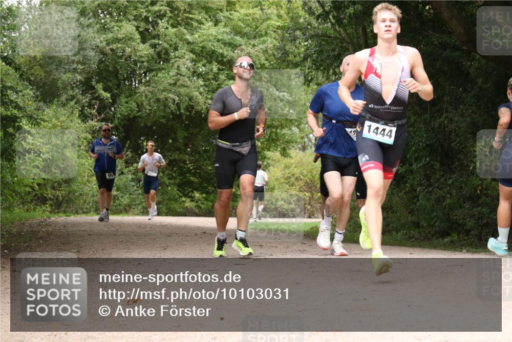 30.08.2026 - Elbe Triathlon Hamburg Antke Förster http://msf.ph/oto/10103031 30.08.2026 11:36:55 Laufen 66, 1444 meine-sportfotos.de