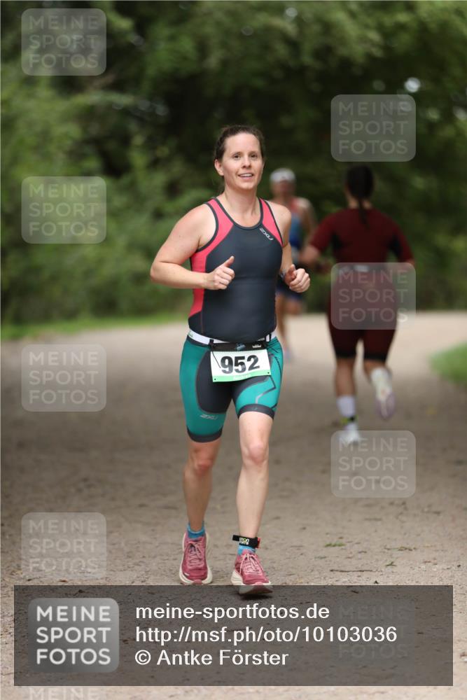 30.08.2026 - Elbe Triathlon Hamburg Antke Förster http://msf.ph/oto/10103036 30.08.2026 11:33:42 Laufen 952 meine-sportfotos.de