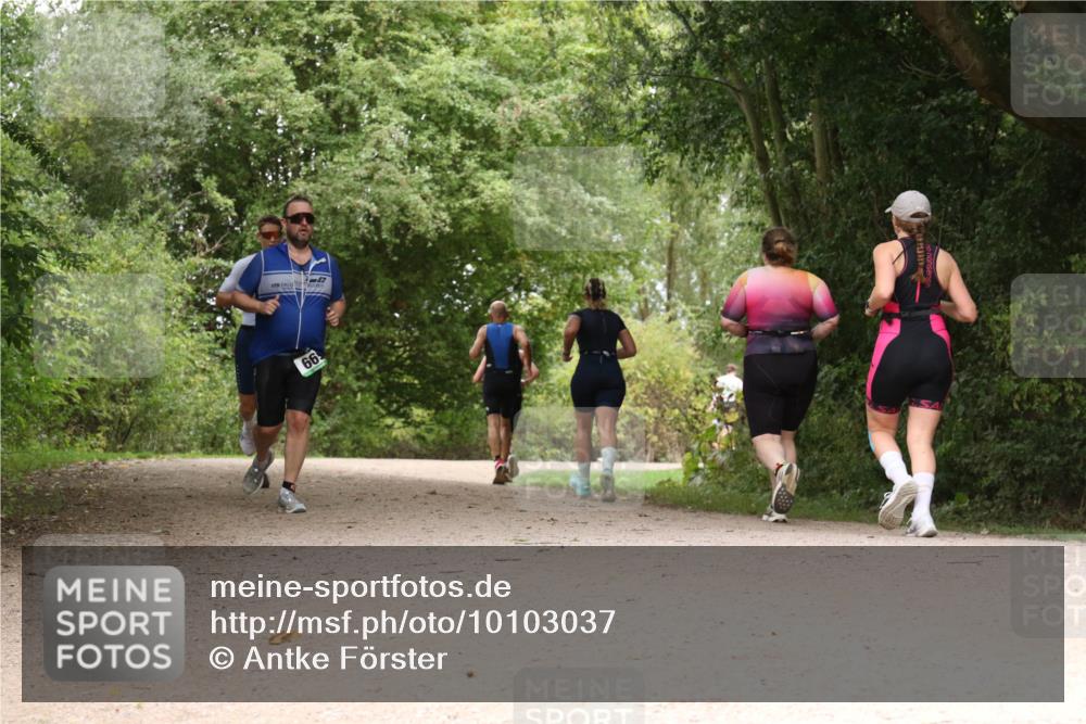 30.08.2026 - Elbe Triathlon Hamburg Antke Förster http://msf.ph/oto/10103037 30.08.2026 11:36:58 Laufen 66 meine-sportfotos.de