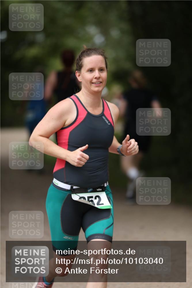 30.08.2026 - Elbe Triathlon Hamburg Antke Förster http://msf.ph/oto/10103040 30.08.2026 11:33:44 Laufen 52 meine-sportfotos.de