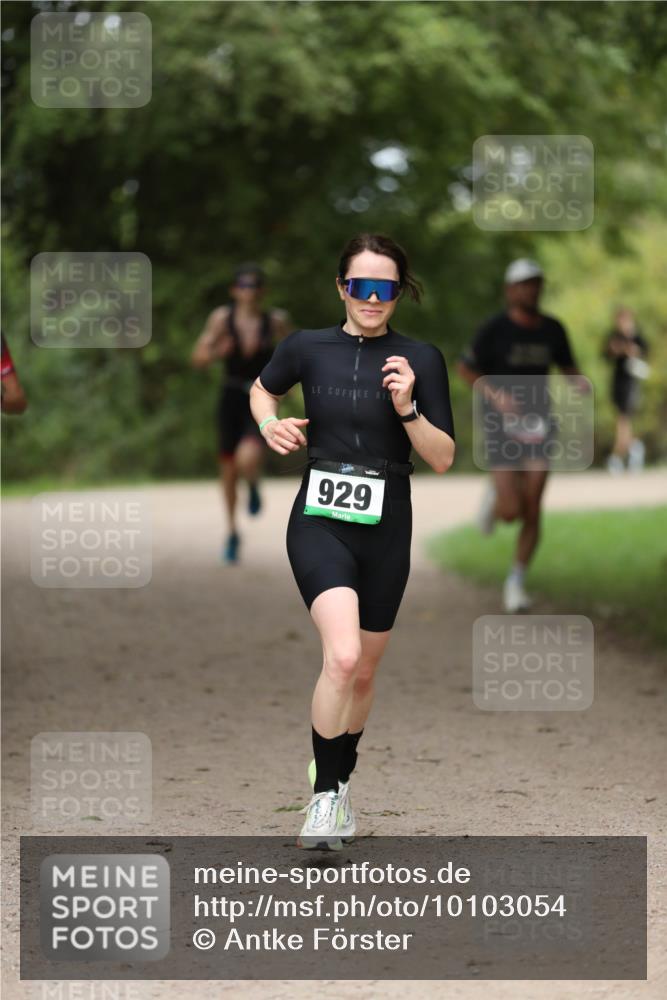 30.08.2026 - Elbe Triathlon Hamburg Antke Förster http://msf.ph/oto/10103054 30.08.2026 11:33:59 Laufen 929 meine-sportfotos.de