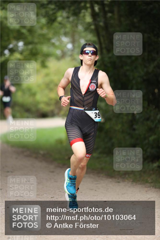 30.08.2026 - Elbe Triathlon Hamburg Antke Förster http://msf.ph/oto/10103064 30.08.2026 11:34:03 Laufen 1910, 39 meine-sportfotos.de