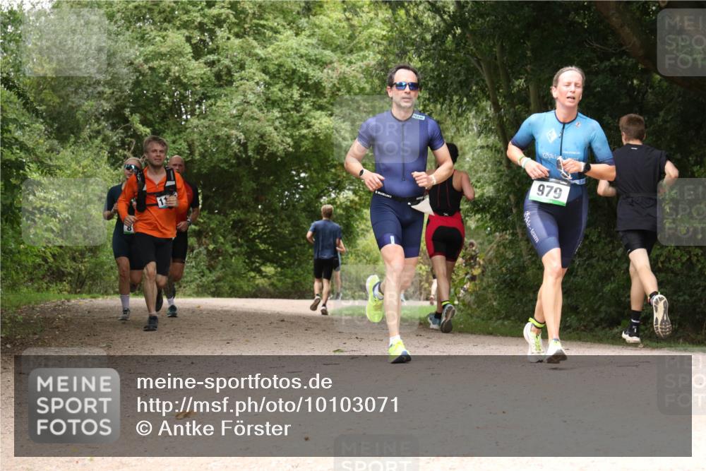 30.08.2026 - Elbe Triathlon Hamburg Antke Förster http://msf.ph/oto/10103071 30.08.2026 11:37:27 Laufen 979 meine-sportfotos.de