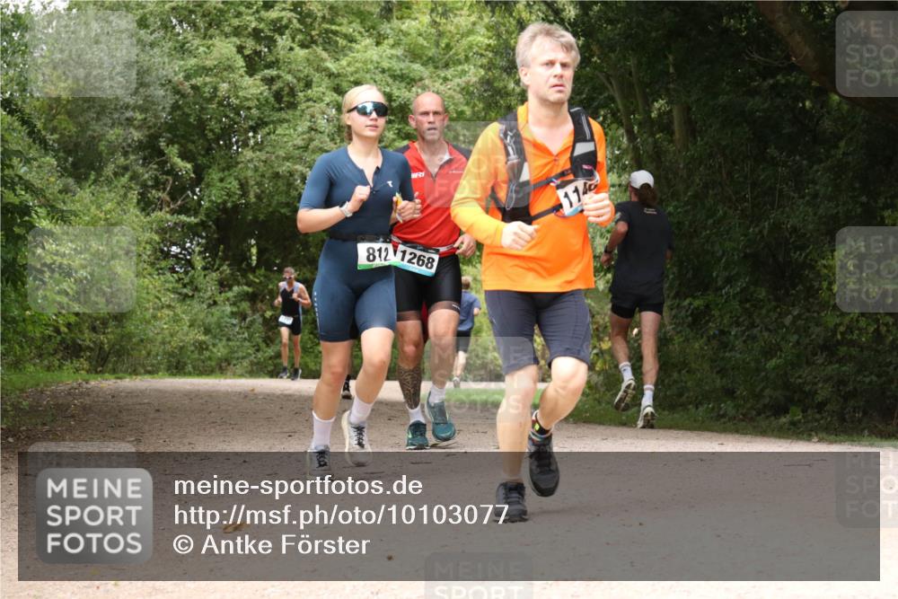 30.08.2026 - Elbe Triathlon Hamburg Antke Förster http://msf.ph/oto/10103077 30.08.2026 11:37:30 Laufen 812, 1268, 114 meine-sportfotos.de