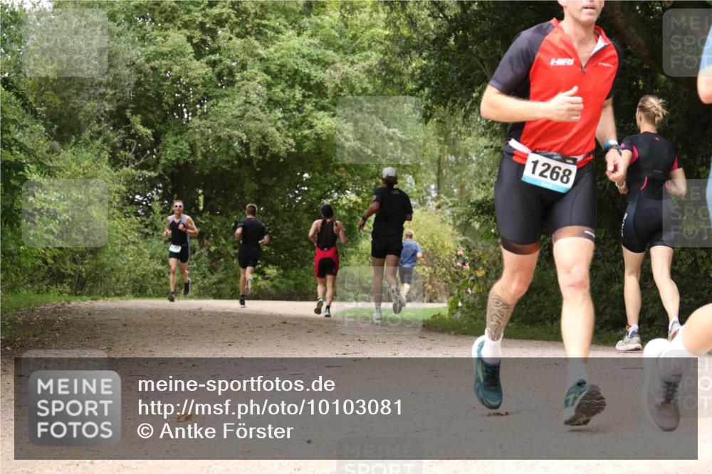 30.08.2026 - Elbe Triathlon Hamburg Antke Förster http://msf.ph/oto/10103081 30.08.2026 11:37:32 Laufen 1268 meine-sportfotos.de