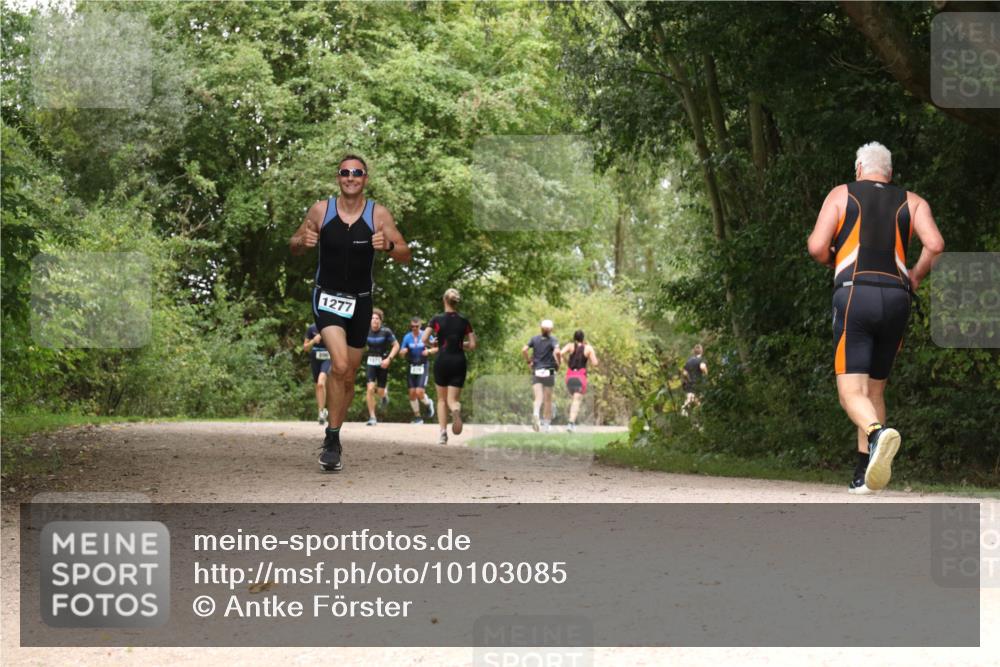 30.08.2026 - Elbe Triathlon Hamburg Antke Förster http://msf.ph/oto/10103085 30.08.2026 11:37:38 Laufen 1277 meine-sportfotos.de