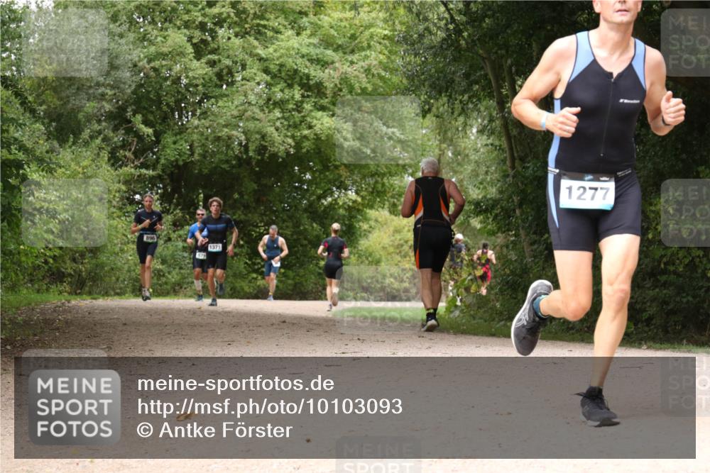 30.08.2026 - Elbe Triathlon Hamburg Antke Förster http://msf.ph/oto/10103093 30.08.2026 11:37:41 Laufen 896, 679, 1371, 1277 meine-sportfotos.de