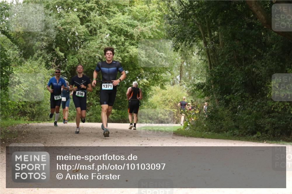 30.08.2026 - Elbe Triathlon Hamburg Antke Förster http://msf.ph/oto/10103097 30.08.2026 11:37:45 Laufen 679, 896, 1371 meine-sportfotos.de