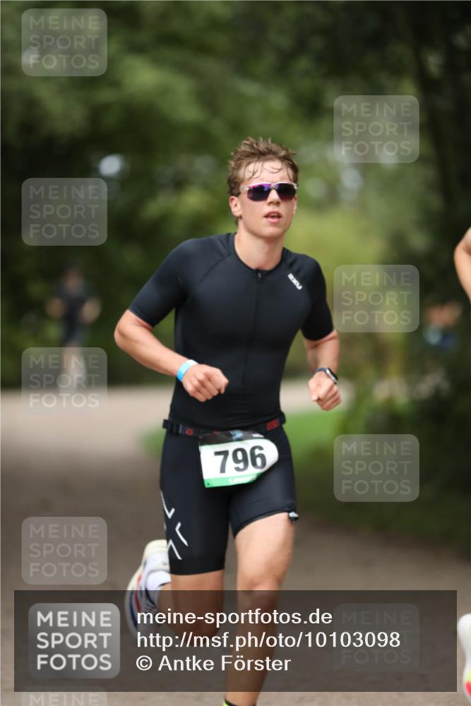 30.08.2026 - Elbe Triathlon Hamburg Antke Förster http://msf.ph/oto/10103098 30.08.2026 11:34:29 Laufen 796 meine-sportfotos.de