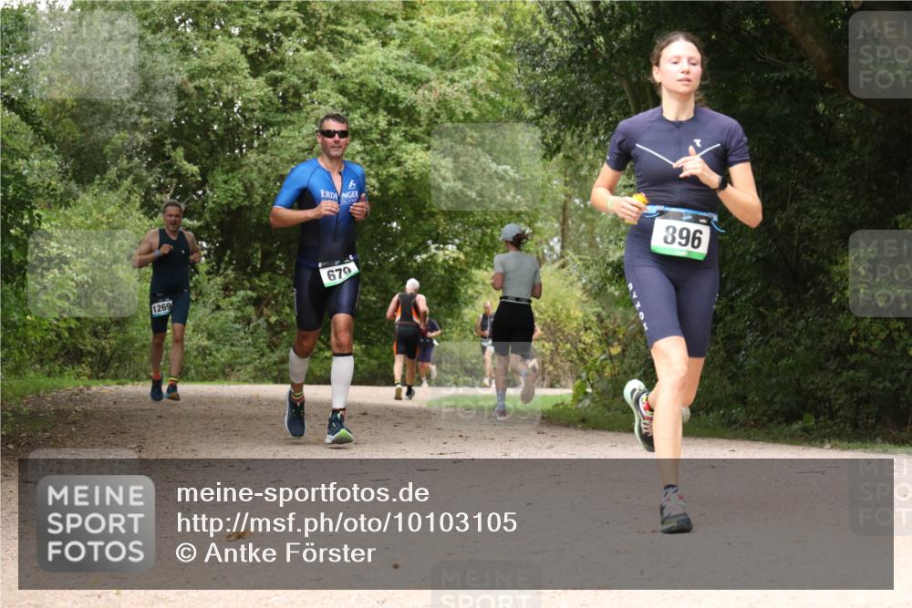 30.08.2026 - Elbe Triathlon Hamburg Antke Förster http://msf.ph/oto/10103105 30.08.2026 11:37:49 Laufen 1269, 679, 896 meine-sportfotos.de