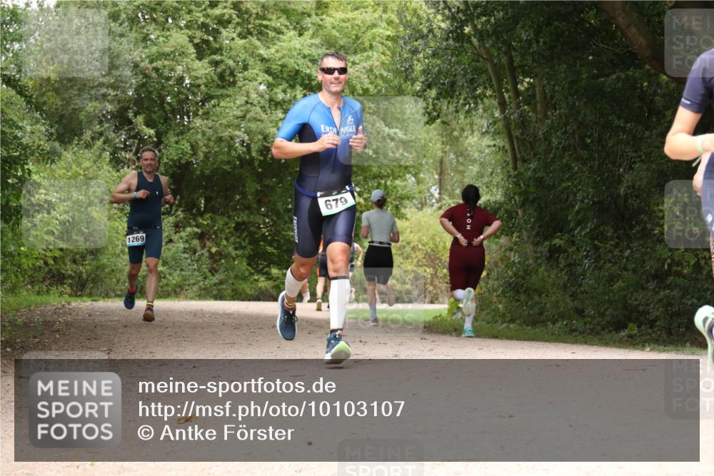 30.08.2026 - Elbe Triathlon Hamburg Antke Förster http://msf.ph/oto/10103107 30.08.2026 11:37:50 Laufen 1269, 679 meine-sportfotos.de