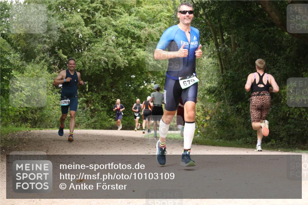 30.08.2026 - Elbe Triathlon Hamburg Antke Förster http://msf.ph/oto/10103109 30.08.2026 11:37:50 Laufen 1269, 679 meine-sportfotos.de