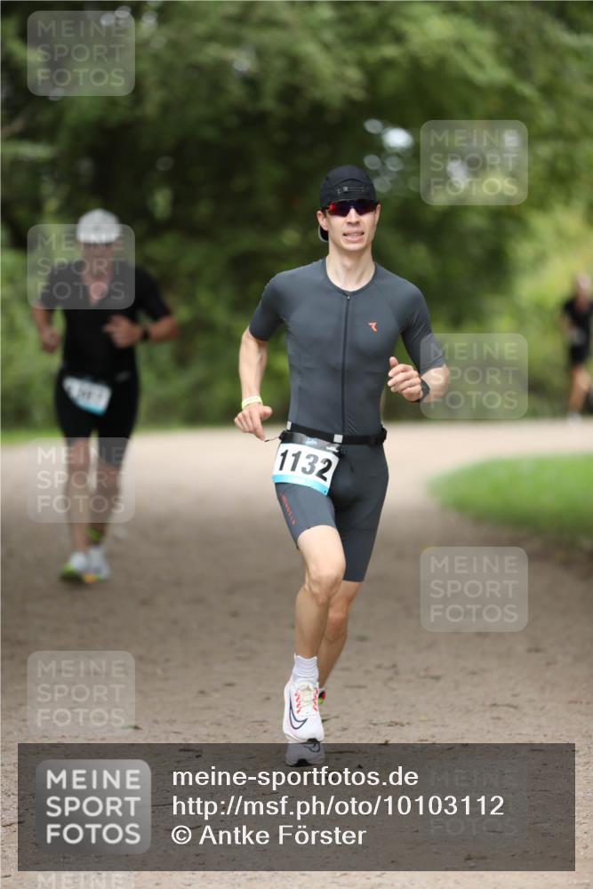 30.08.2026 - Elbe Triathlon Hamburg Antke Förster http://msf.ph/oto/10103112 30.08.2026 11:34:39 Laufen 1132 meine-sportfotos.de