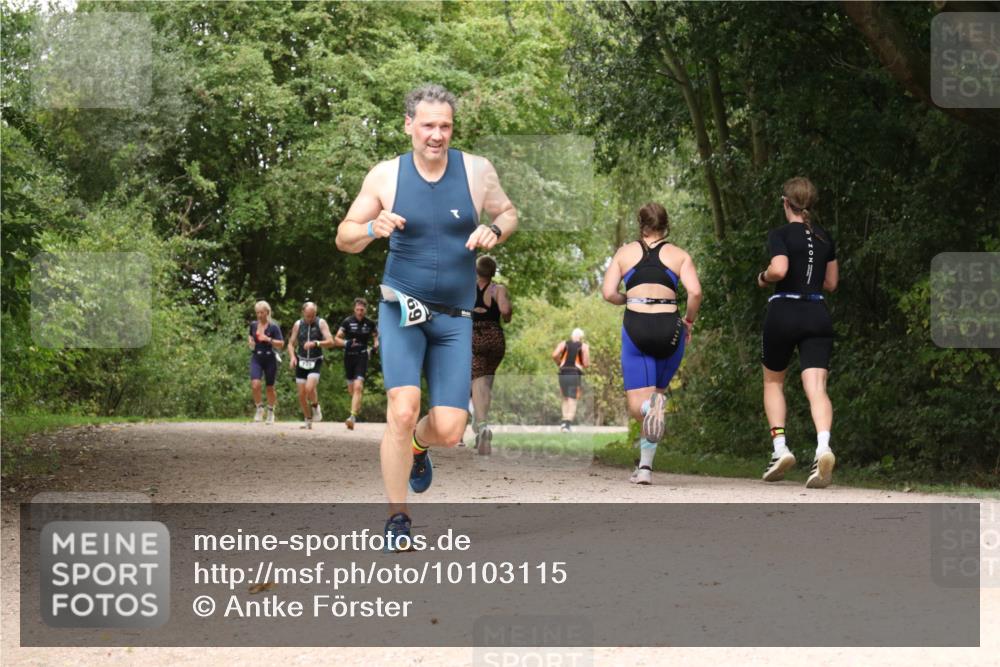 30.08.2026 - Elbe Triathlon Hamburg Antke Förster http://msf.ph/oto/10103115 30.08.2026 11:37:53 Laufen 17753, 69 meine-sportfotos.de