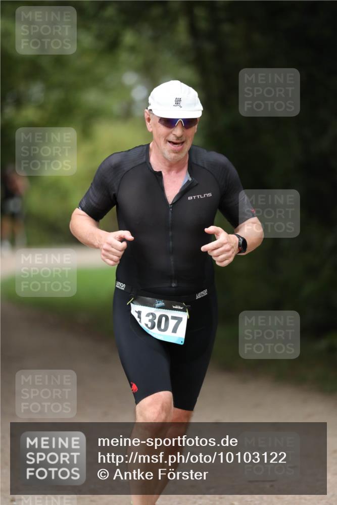 30.08.2026 - Elbe Triathlon Hamburg Antke Förster http://msf.ph/oto/10103122 30.08.2026 11:34:42 Laufen 1307 meine-sportfotos.de