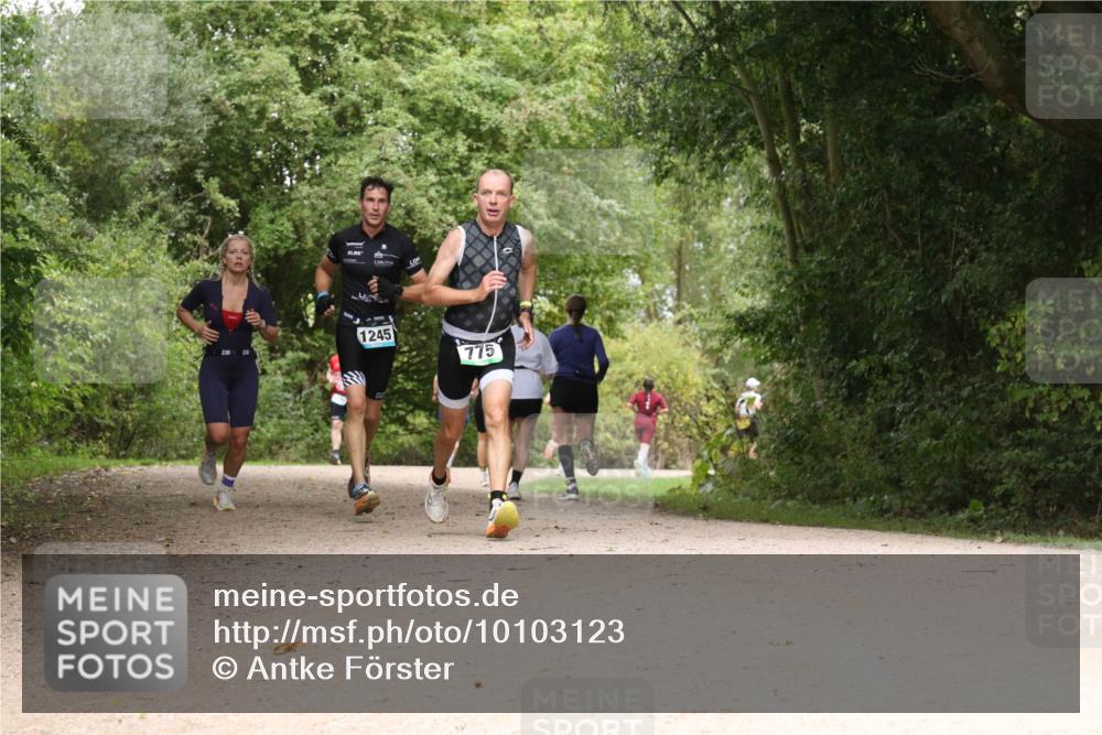 30.08.2026 - Elbe Triathlon Hamburg Antke Förster http://msf.ph/oto/10103123 30.08.2026 11:37:59 Laufen 1245, 775 meine-sportfotos.de
